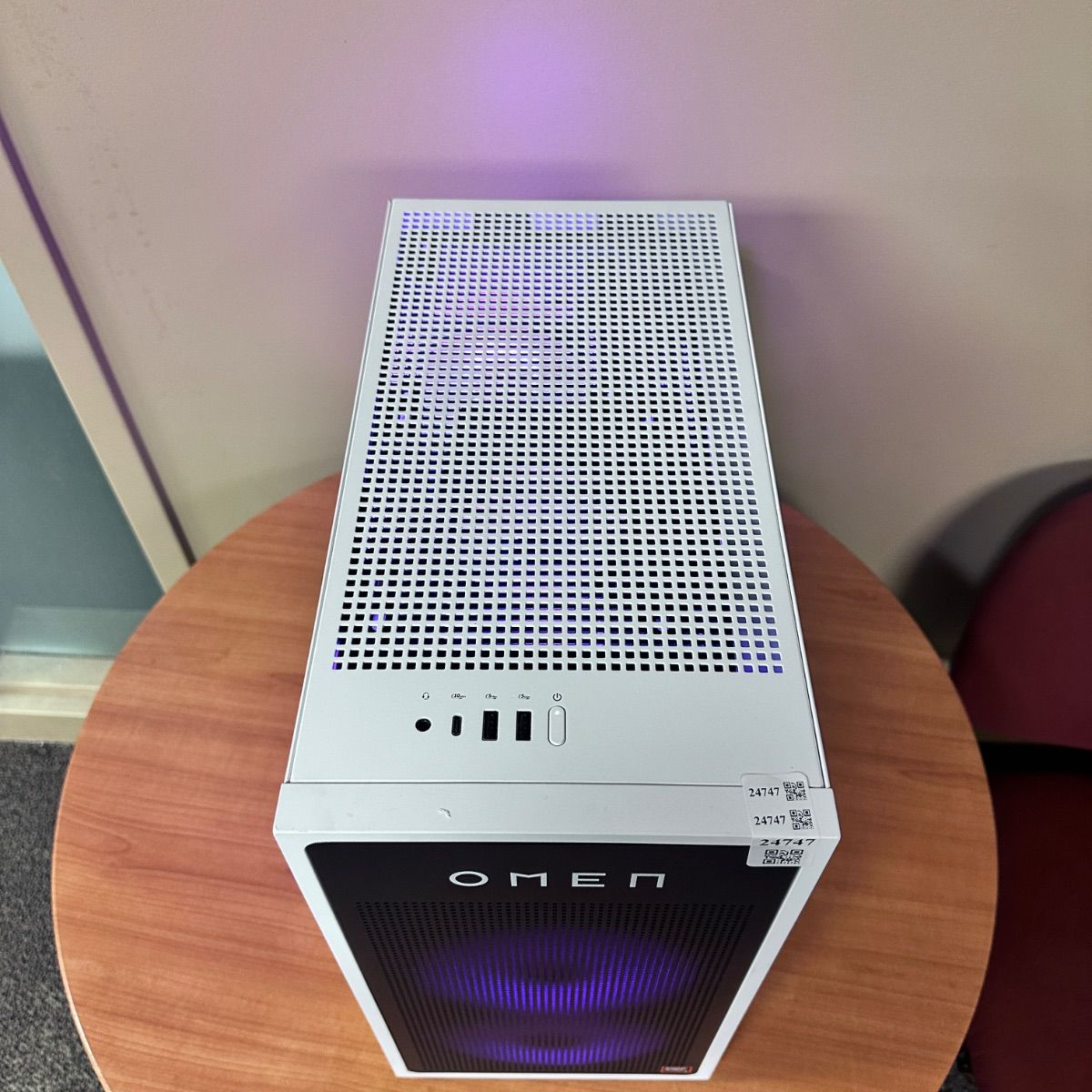 HP OMEN 35L Gaming Desktop, Ryzen 7 8700G, 16GB DDR5, 1TB, RTX 4060 Ti 8GB - hình ảnh