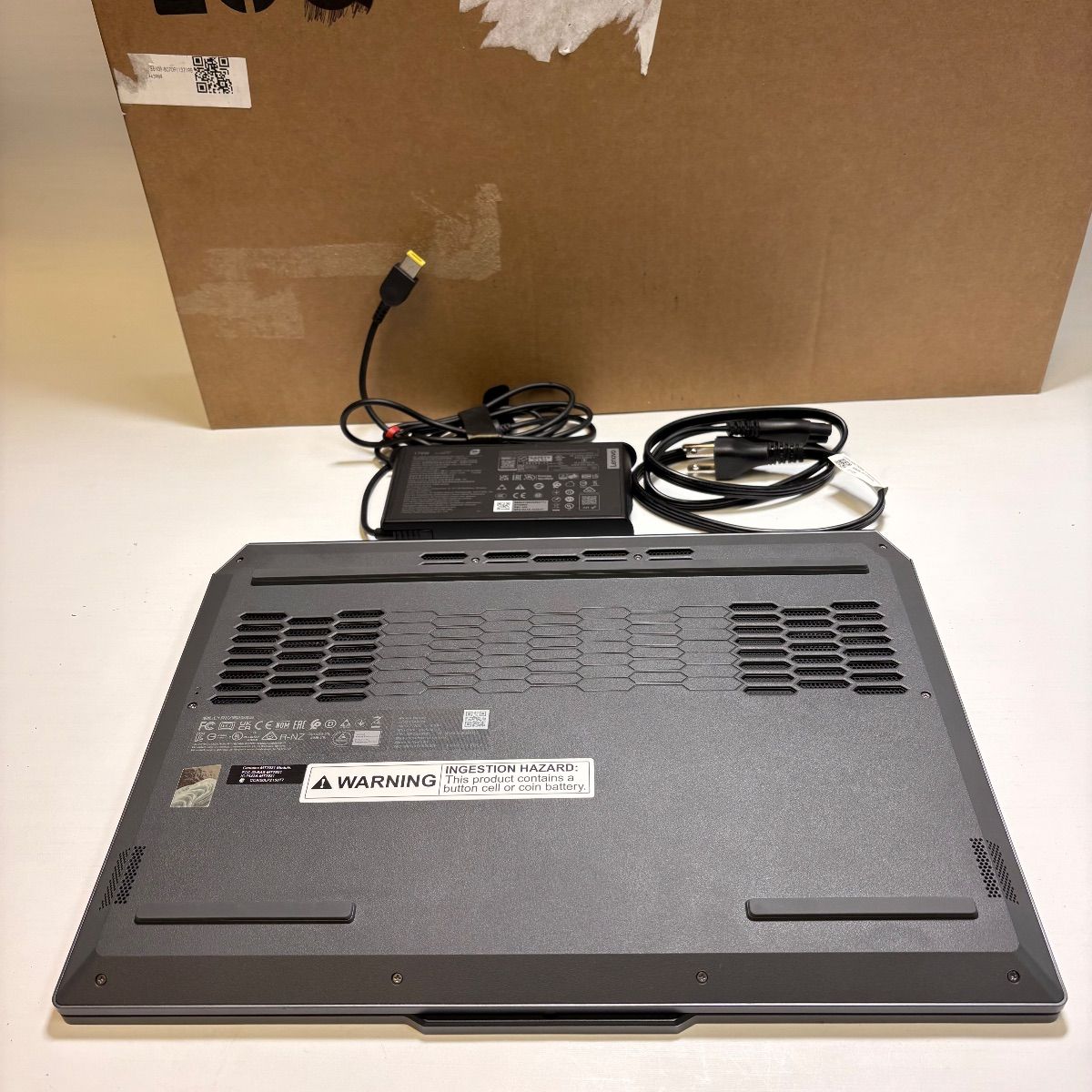 LENOVO LOQ 15ARP9 Gaming Laptop 15.6" FHD, Ryzen 5 7235HS, 12GB, 512GB, RTX 4050 - hình ảnh