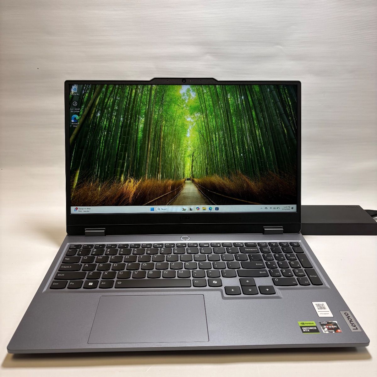 LENOVO LOQ 15ARP9 Gaming Laptop 15.6" FHD, Ryzen 5 7235HS, 12GB, 512GB, RTX 4050 - hình ảnh