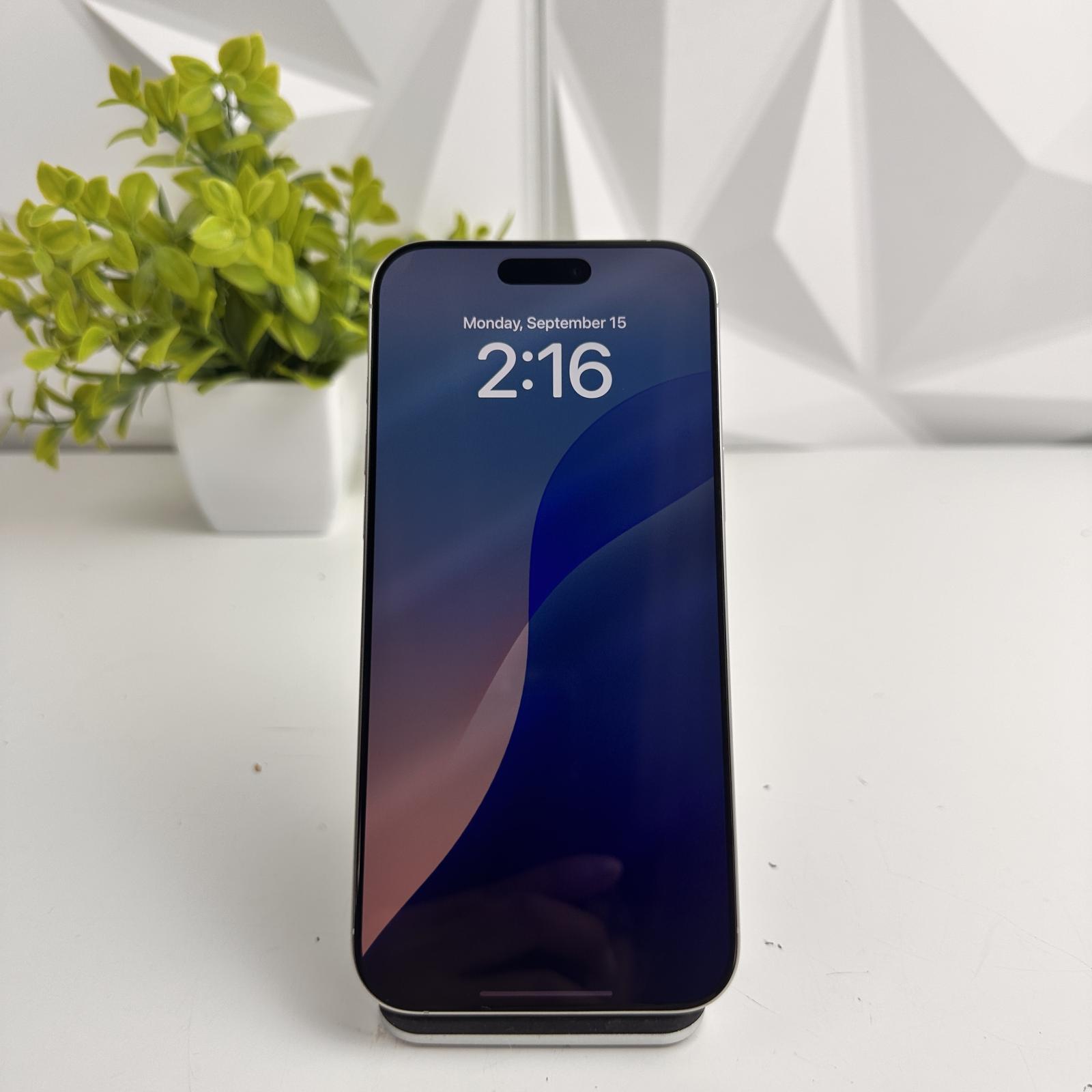 iPhone 16 Pro Max, 256GB, White Titanium, Unocked - hình ảnh